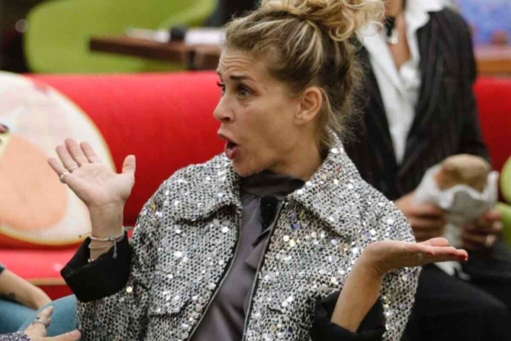 Eleonora Cecere al Grande Fratello mentre discute animatamente