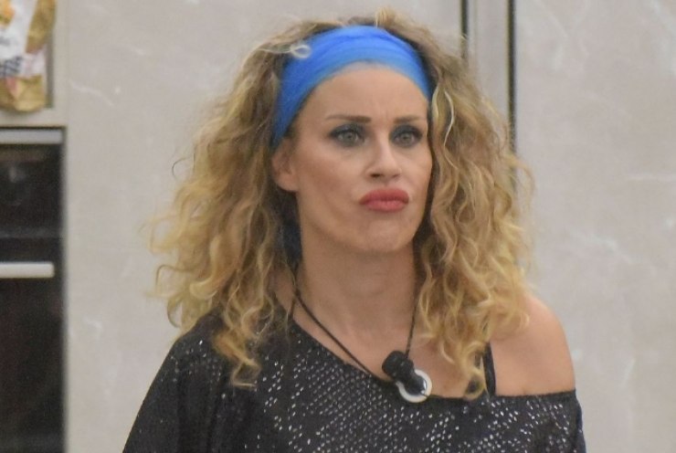 Eleonora Cecere mentre fa ginnastica
